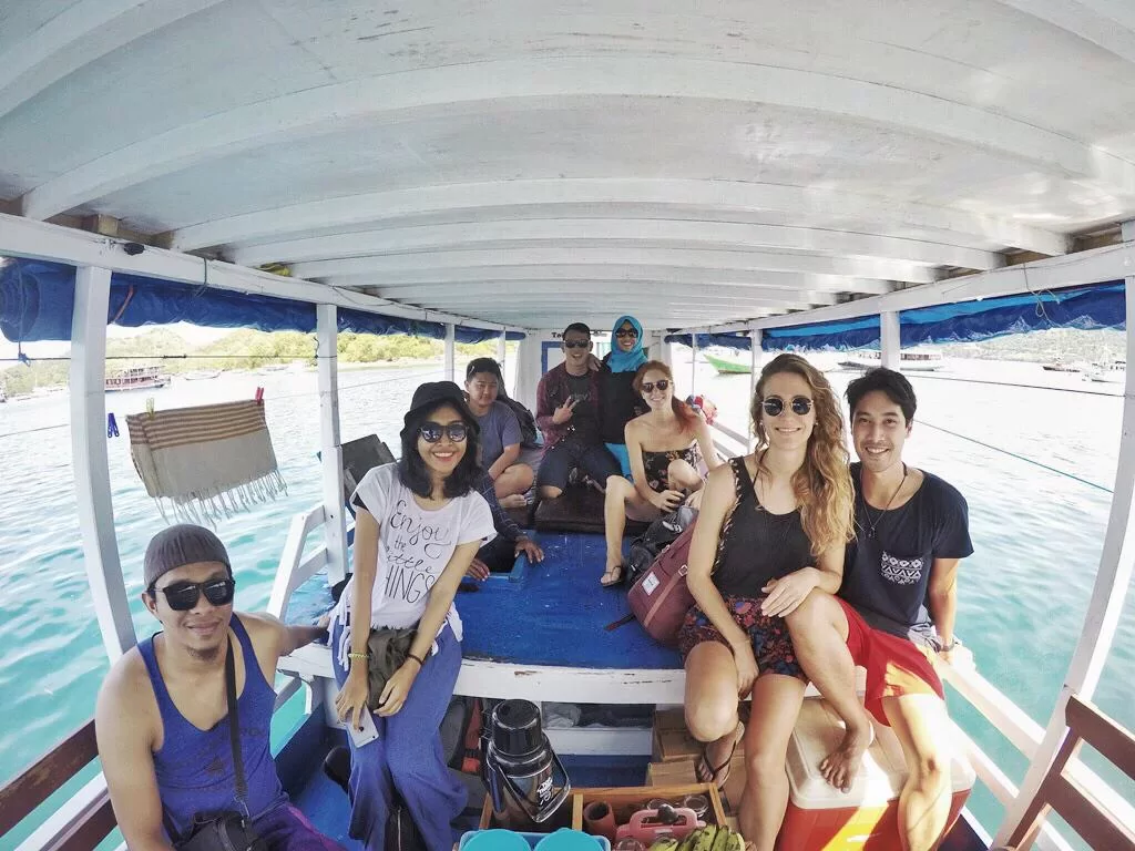 1 Day Sharing Komodo Tour 4 Spot with Slow Wooden Boat